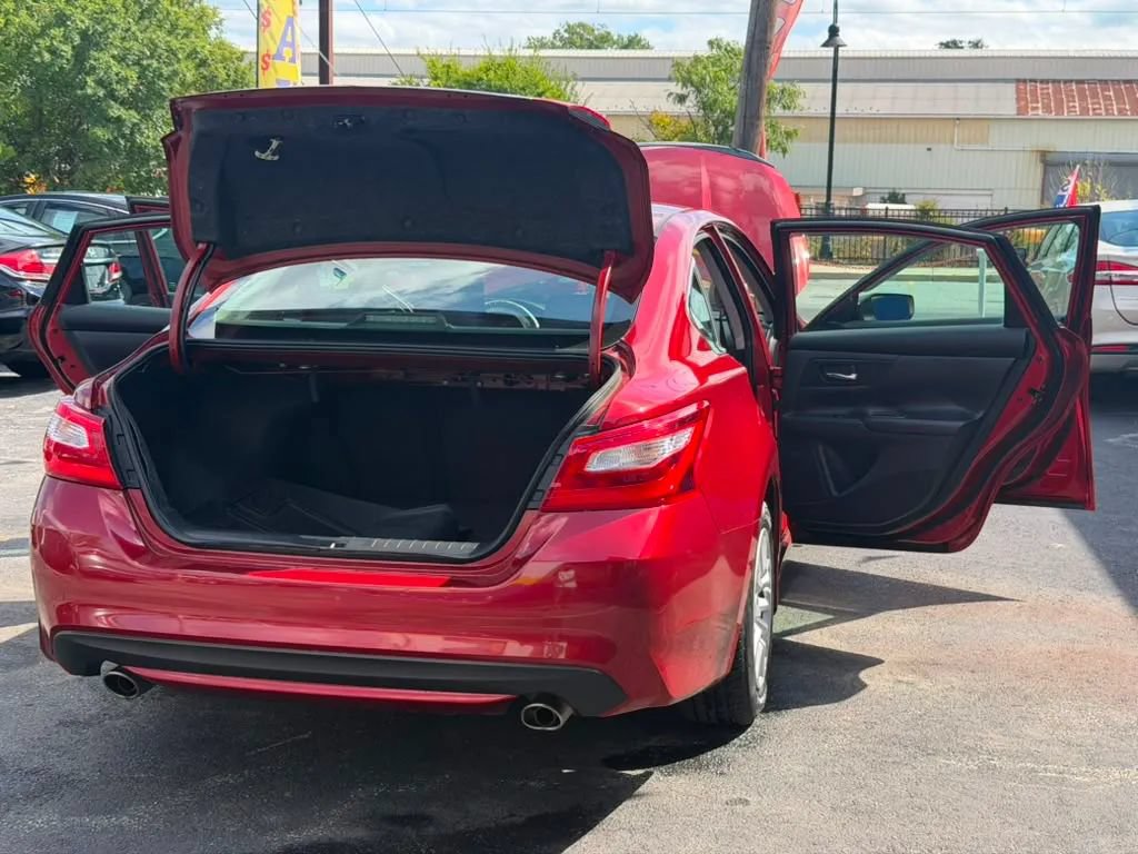 Used 2016 Nissan Altima 2.5 S w/ Power Driver Seat Package FWD image 10
