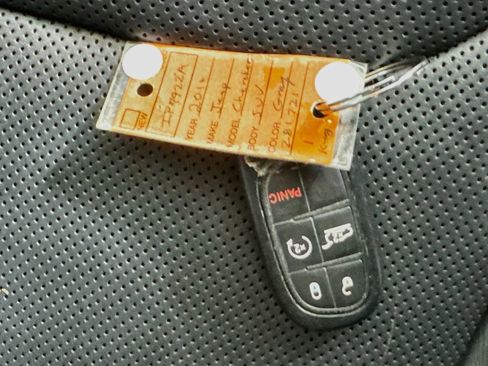 Used 2016 Jeep Cherokee Limited w/ Luxury Group FWD image 38