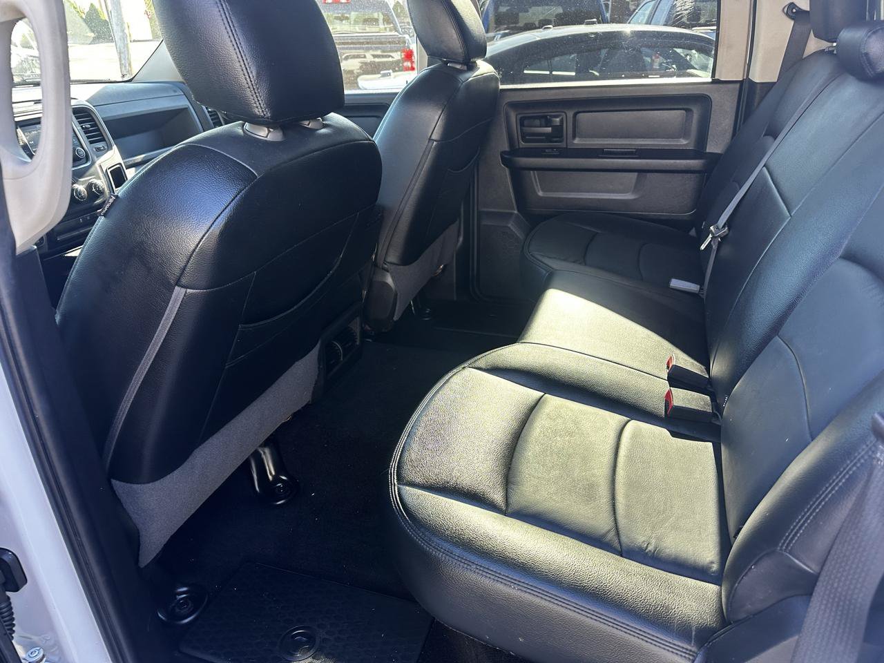 Used 2017 RAM 1500 Express AWD/4WD image 10