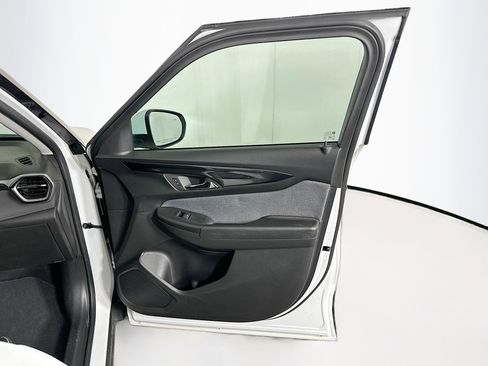 Used 2024 Chevrolet TrailBlazer LT w/ Convenience Package image 31