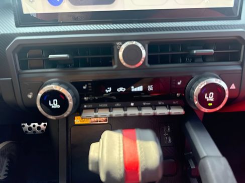Used 2025 Toyota Tacoma TRD Pro AWD/4WD image 12
