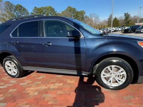 Used 2017 Chevrolet Equinox LT w/ Convenience Package image 3