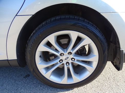 Used 2013 Ford Taurus SEL AWD image 36