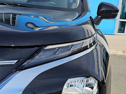 Used 2025 Mitsubishi Outlander SE image 10