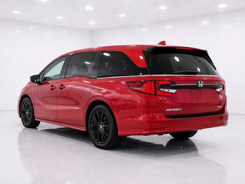 Used 2025 Honda Odyssey Sport-L image 3