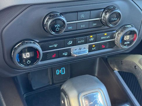 Used 2024 Ford Bronco Everglades image 24