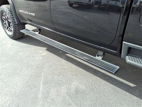 Used 2024 GMC Sierra 2500 AT4X image 19