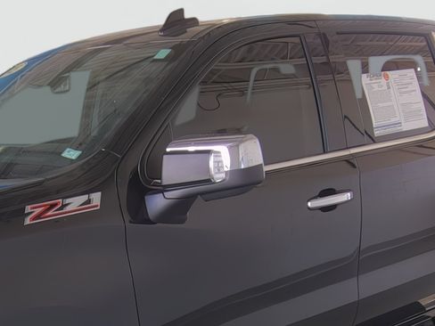Used 2025 Chevrolet Silverado 1500 LTZ AWD/4WD image 8