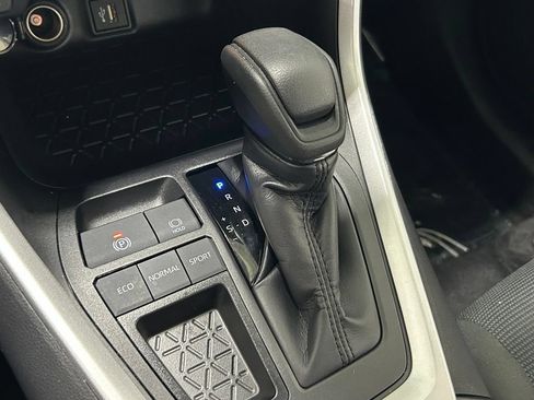 Used 2025 Toyota RAV4 LE FWD image 37