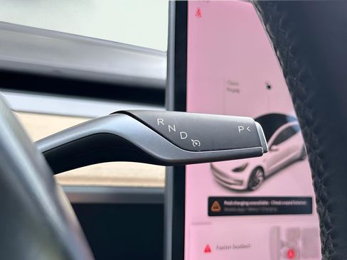 Used 2018 Tesla Model 3 Mid Range image 45