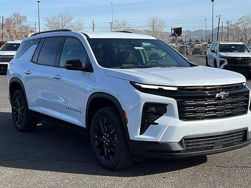 New 2026 Chevrolet Traverse LT w/ Midnight/Sport Edition image 3