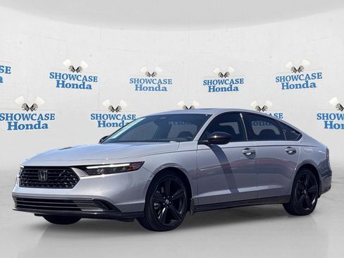 Used 2023 Honda Accord Sport image 2