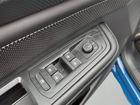 Used 2025 Volkswagen Atlas Cross Sport SEL R-Line image 26