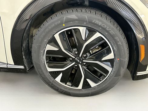 Used 2023 Kia EV6 Wind w/ Wind Technology Package AWD/4WD image 11