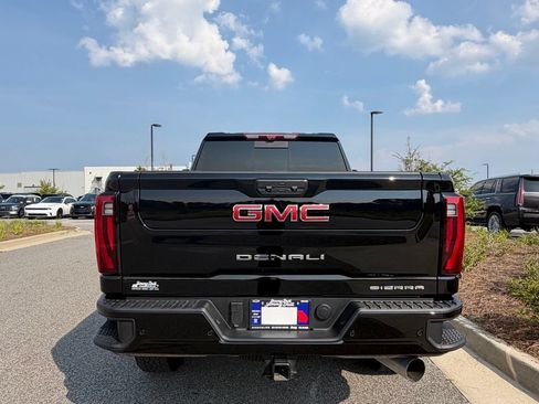 Used 2025 GMC Sierra 2500 Denali w/ Denali Reserve Package AWD/4WD image 3