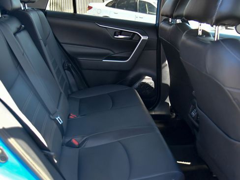 Used 2020 Toyota RAV4 XLE Premium FWD image 42
