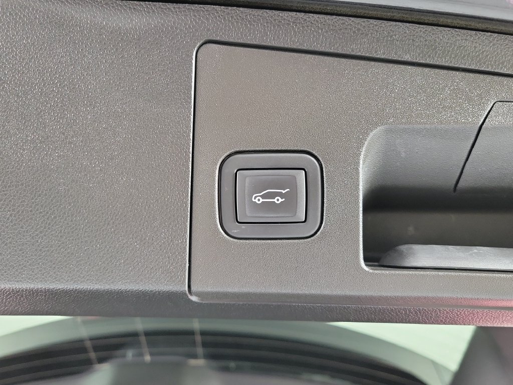 Used 2024 Cadillac XT4 Premium Luxury FWD image 10