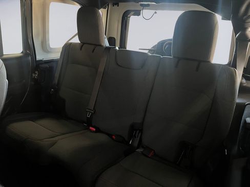 New 2025 Jeep Wrangler Unlimited Rubicon w/ Convenience Group image 17