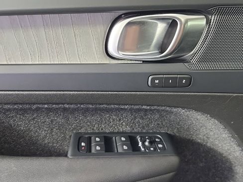 Certified 2024 Volvo XC40 B5 Core image 17