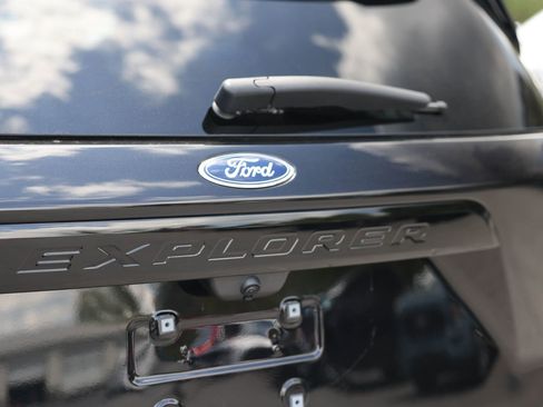 Used 2023 Ford Explorer ST AWD/4WD image 32
