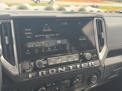 Used 2025 Nissan Frontier SV w/ SV Convenience Package AWD/4WD image 20