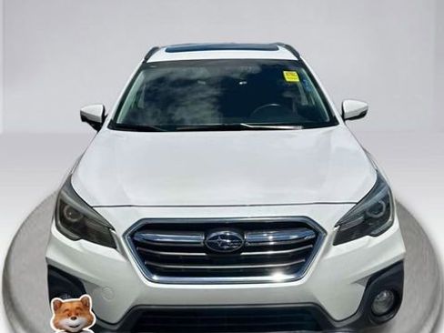 Used 2018 Subaru Outback 3.6R Touring AWD/4WD image 2