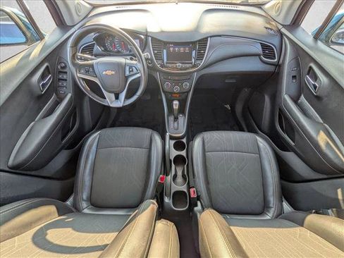 Used 2020 Chevrolet Trax LT w/ Driver Confidence Package image 17