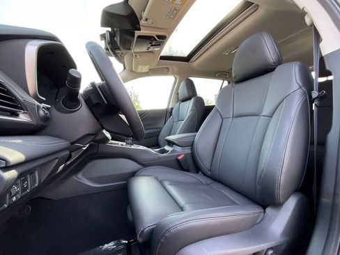 New 2025 Subaru Outback Limited image 11