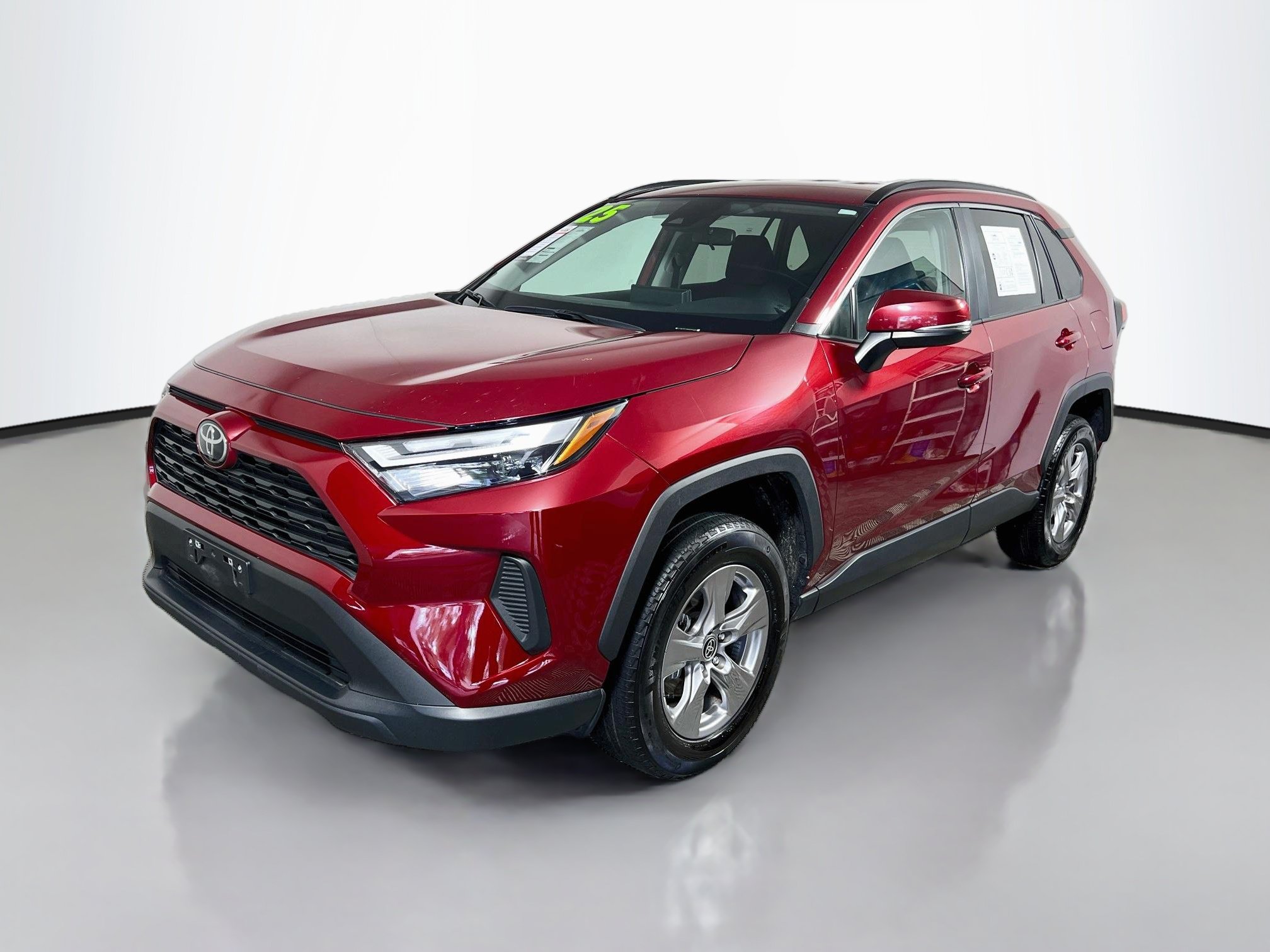 Used 2025 Toyota RAV4 XLE FWD image 10