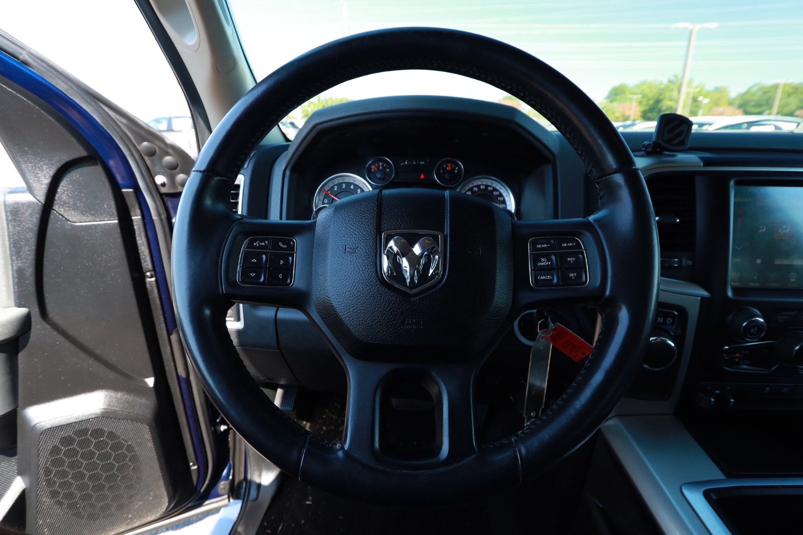 Used 2015 RAM 1500 Lone Star RWD image 10
