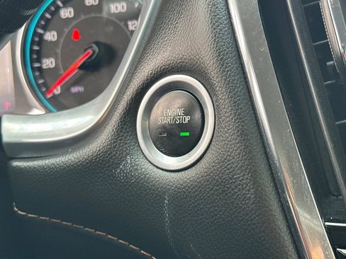 Used 2021 Chevrolet Traverse LT image 34