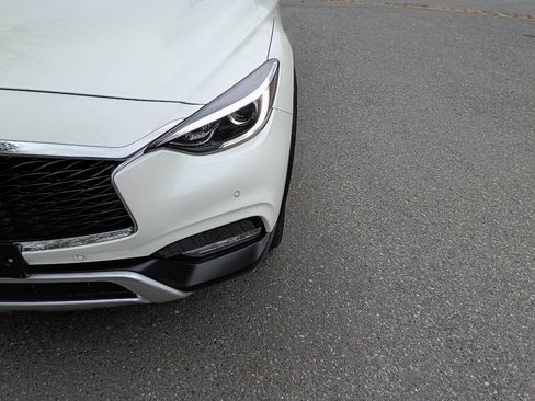 Used 2017 INFINITI QX30 Premium w/ Navigation Package AWD/4WD image 7