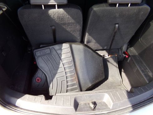 Used 2013 Ford Explorer XLT FWD image 17