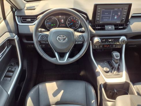 Used 2022 Toyota RAV4 XLE Premium AWD/4WD image 2