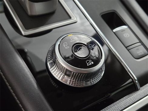 Used 2022 Mitsubishi Outlander SE image 27