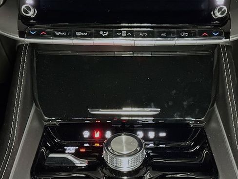 New 2026 Jeep Grand Wagoneer 4WD image 10