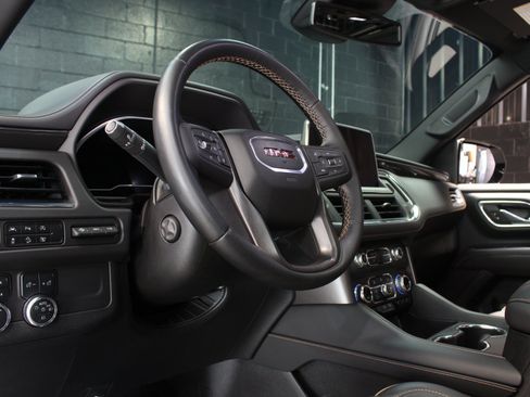 Used 2023 GMC Yukon XL AT4 w/ Technology Package AWD/4WD image 33
