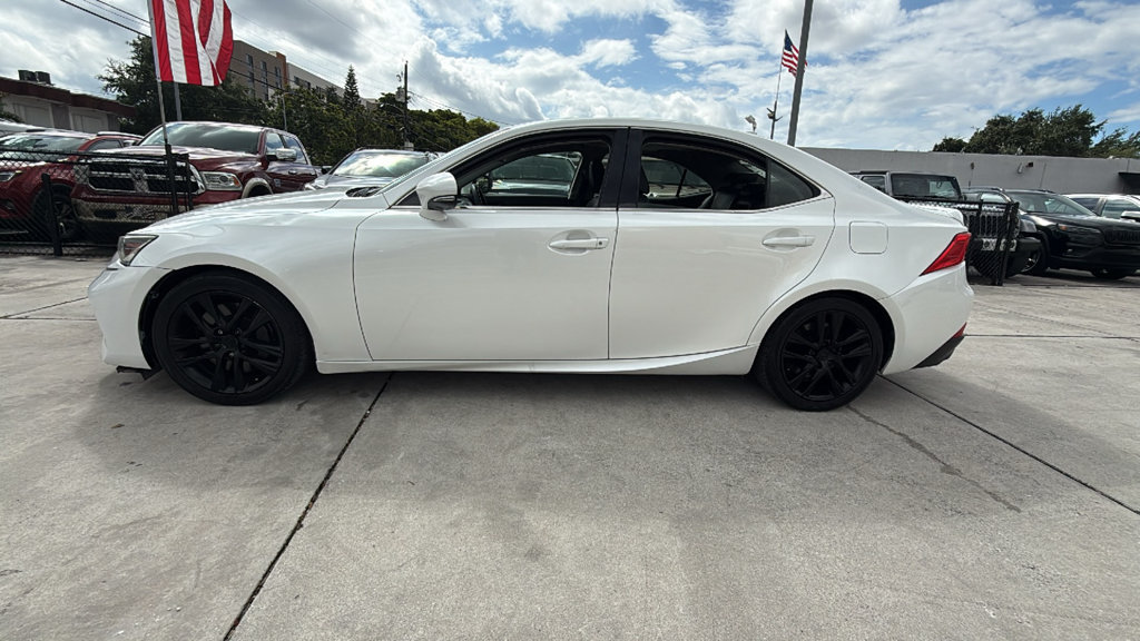 Used 2018 Lexus IS 300 w/ Accessory Package 2 RWD image 10