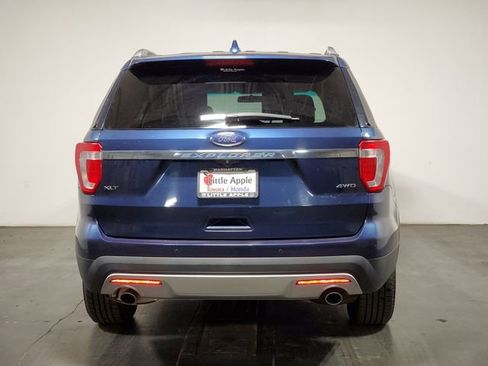 Used 2017 Ford Explorer XLT image 28