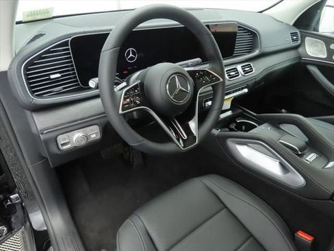 New 2026 Mercedes-Benz GLS 450 4MATIC image 9