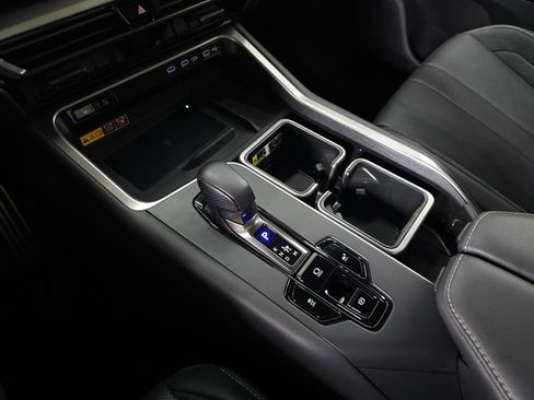 Used 2024 Lexus TX 500h AWD image 31