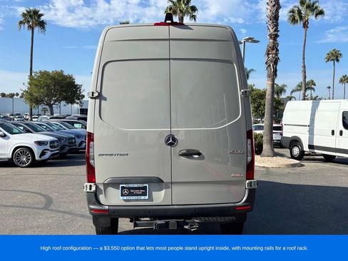 Used 2025 Mercedes-Benz Sprinter 2500 image 5