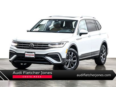 Used 2023 Volkswagen Tiguan SE w/ Panoramic Sunroof Package