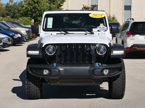 Used 2024 Jeep Wrangler Unlimited image 7