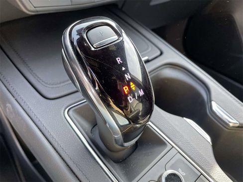 Used 2024 Cadillac XT4 Premium Luxury image 25