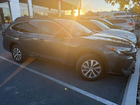 Used 2024 Subaru Outback Premium image 10