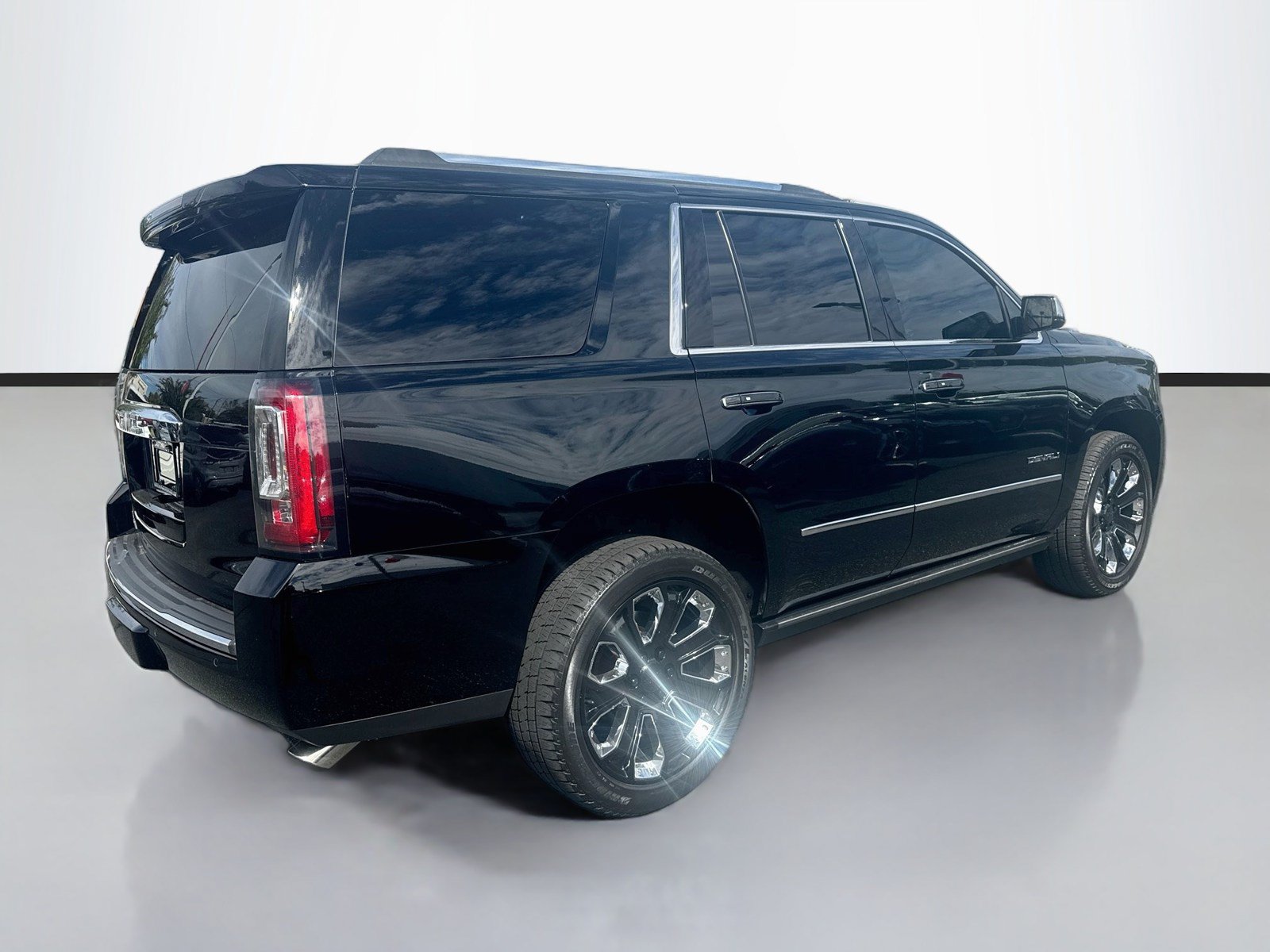 Used 2019 GMC Yukon Denali w/ Denali Ultimate Package AWD/4WD image 7