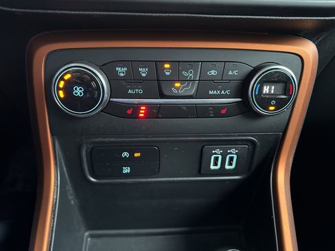 Certified 2022 Ford EcoSport SE w/ SE Appearance Package image 32