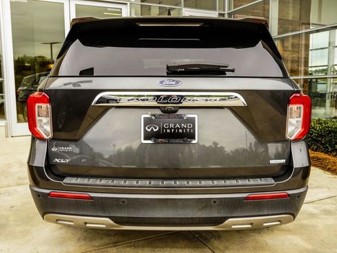 Used 2020 Ford Explorer XLT w/ Equipment Group 202A image 11