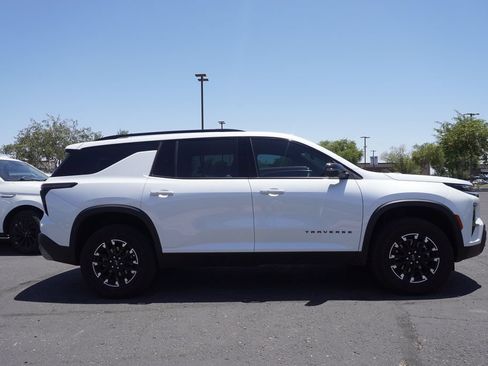 Used 2025 Chevrolet Traverse Z71 w/ Driver Confidence Package AWD/4WD image 5